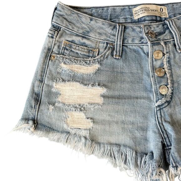 Abercrombie & Fitch Boyfriend Low Rise Distressed Light Wash Shorts - Women's 0 - Picture 3 of 7